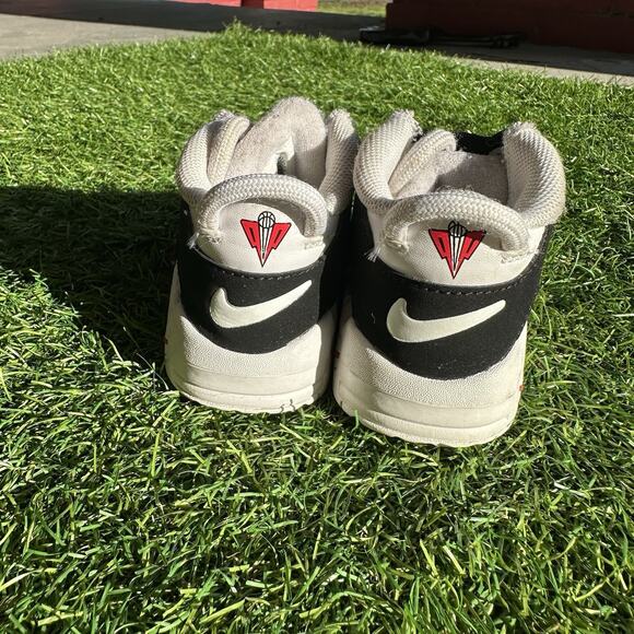 Nike Air More Uptempo Black White Accent Red Kids Size US‎ 6C DA9255-105 - Picture 4 of 8